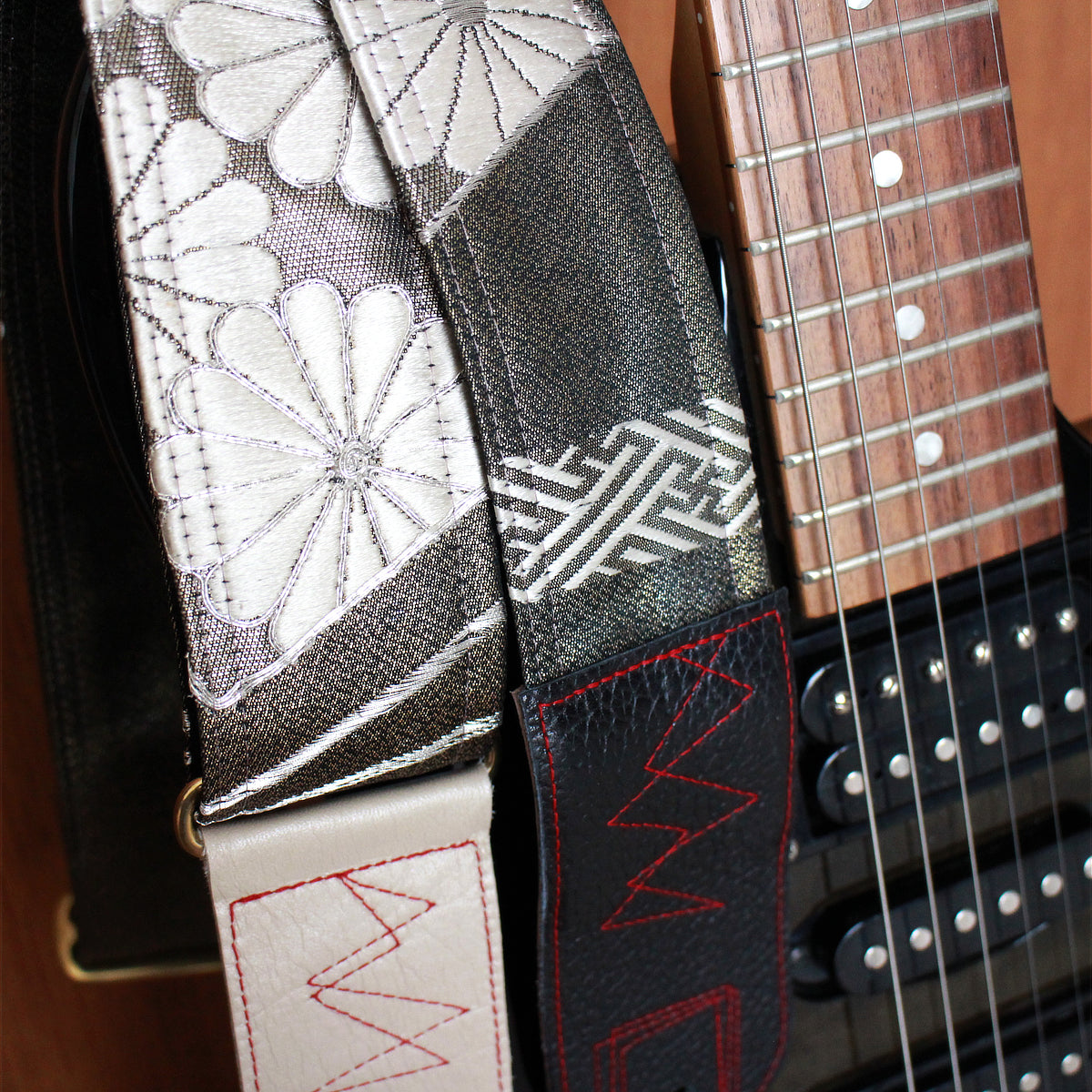 Singing Crane - Beautiful guitar strap - SC520032