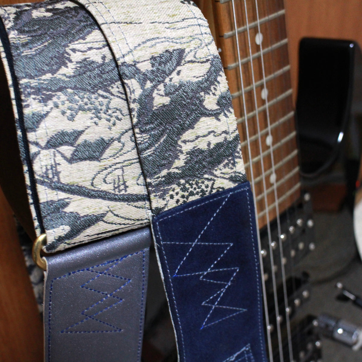 Singing Crane - Beautiful guitar strap - SC819162