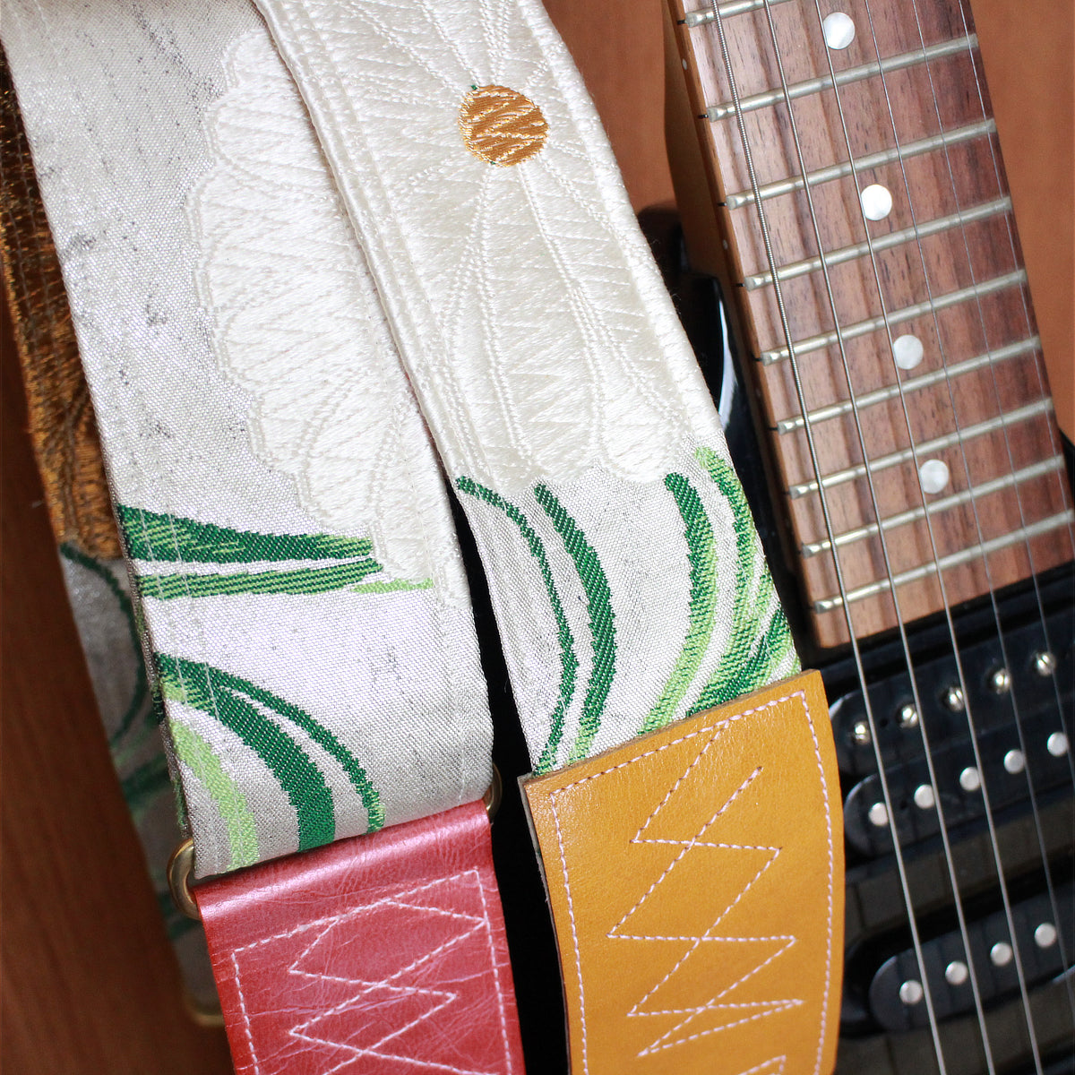 Singing Crane - Beautiful guitar strap - SC820023