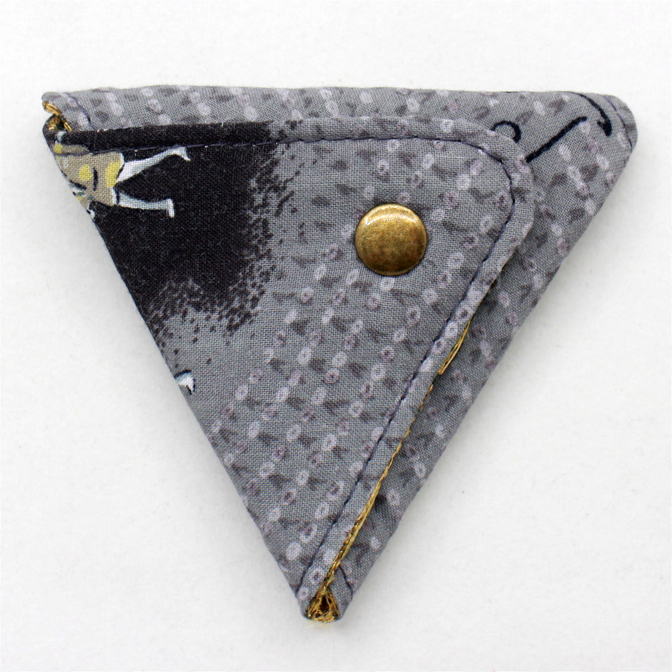 Triangle pouch - 250106