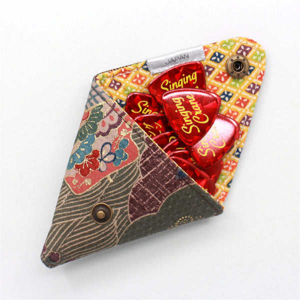 Pick and accessory triangle pouch (Pouch220113)
