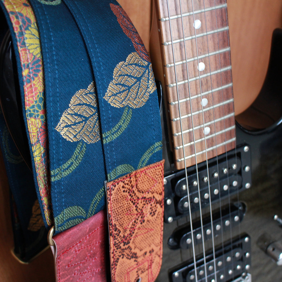 Singing Crane - Beautiful guitar strap - SC519212 