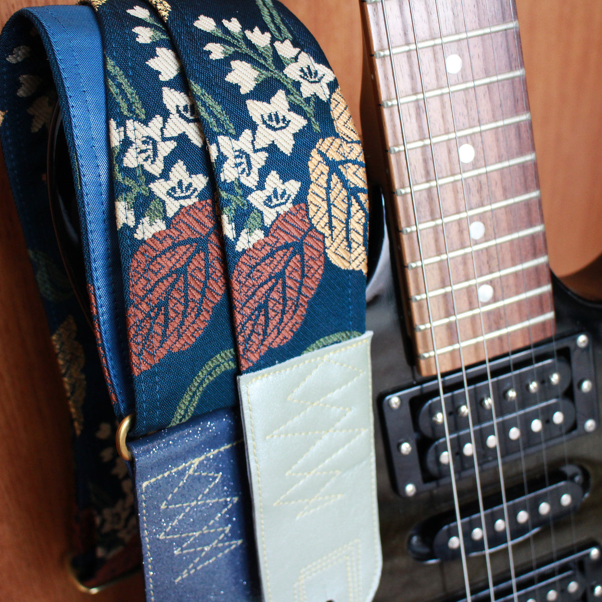 Singing Crane - Beautiful guitar strap - SC519213 
