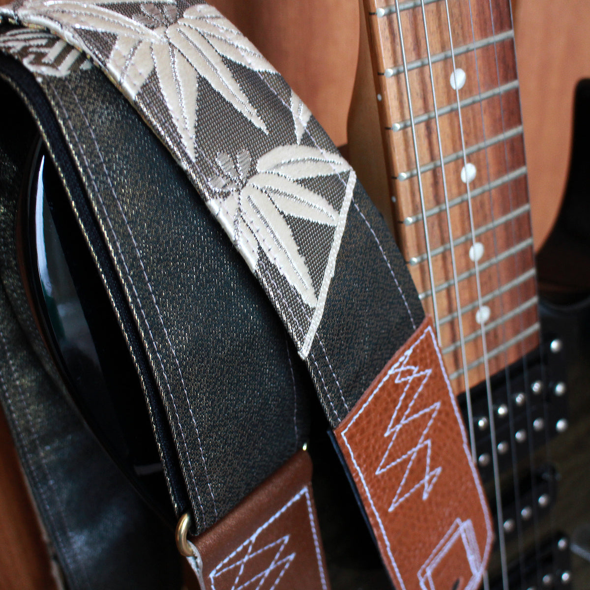 Singing Crane - Beautiful guitar strap - SC520031 